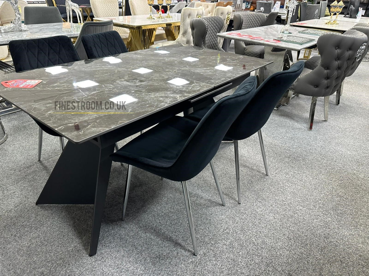 Chicago Extendable Grey Ceramic Table With Mortiz Black Chairs